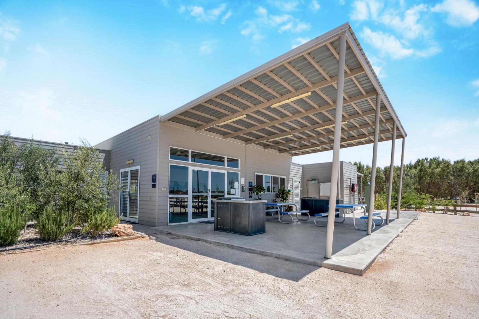 Tasman Holiday Parks - Denham Seaside 外观 照片